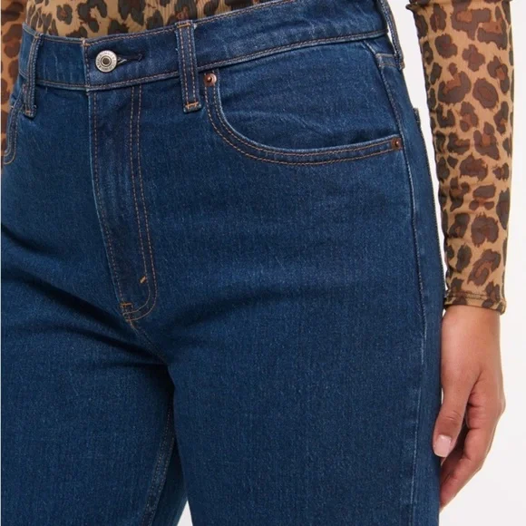 Abercrombie & Fitch Dark Blue 90’s relaxed high rise curve love Jeans- 31 short - Picture 5 of 12